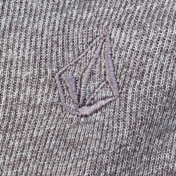 Volcom Light Gray/Taupe Short Sleeve Tee. Size Small. EUC! - Picture 4 of 5